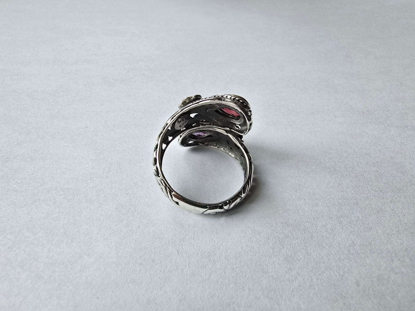 Huggie Ring - Amethyst & Garnet