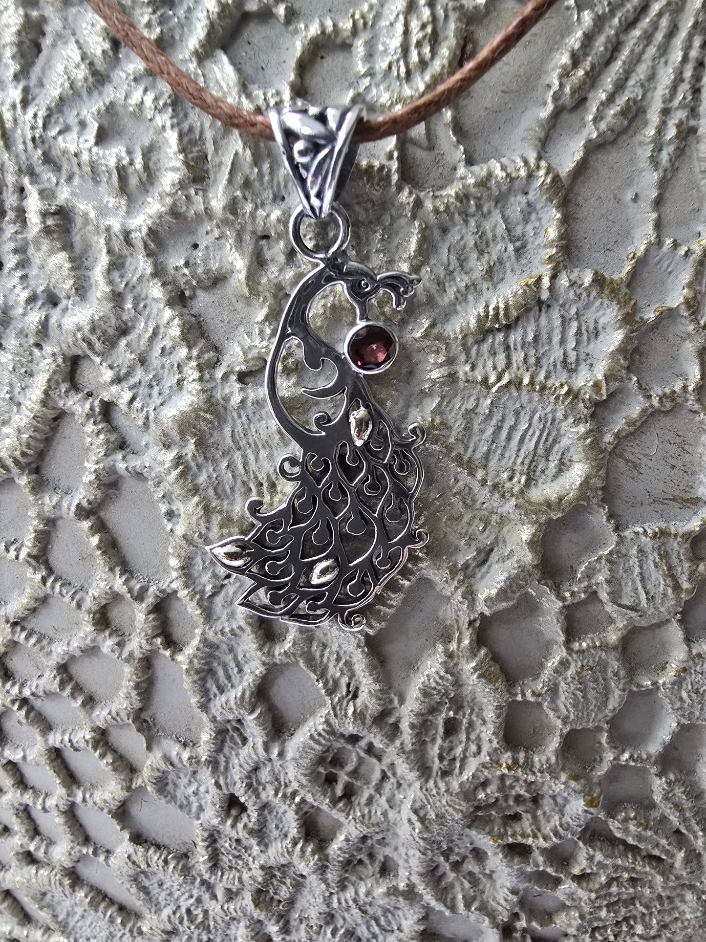Merak Pendant