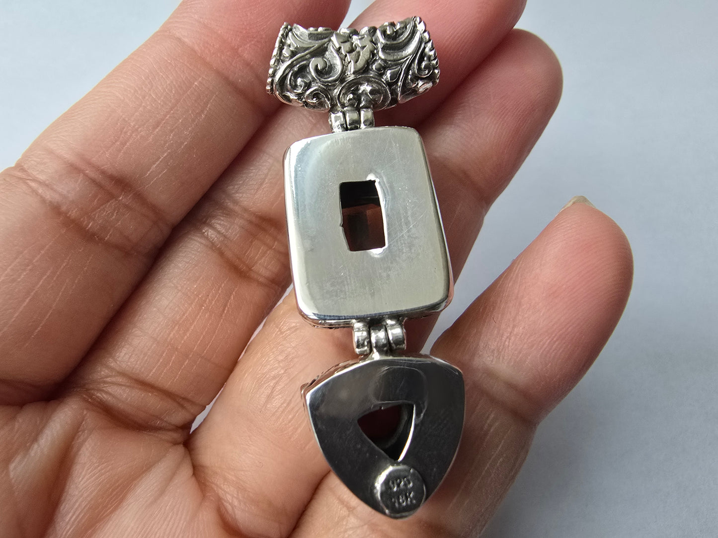 Tier Pendant